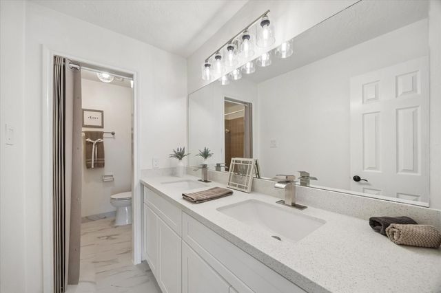 110 Shadow Wood Drive, Sugar Land, TX 77498