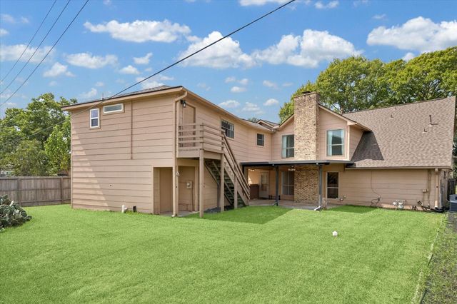 110 Shadow Wood Drive, Sugar Land, TX 77498