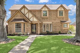 110 Shadow Wood Drive, Sugar Land, TX 77498