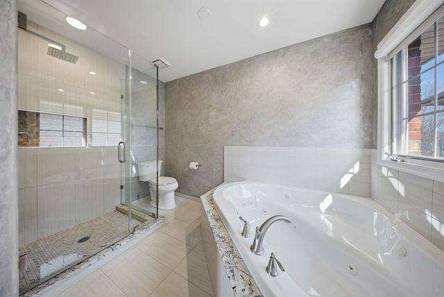 8242 Latrobe Avenue, Burbank, IL 60459