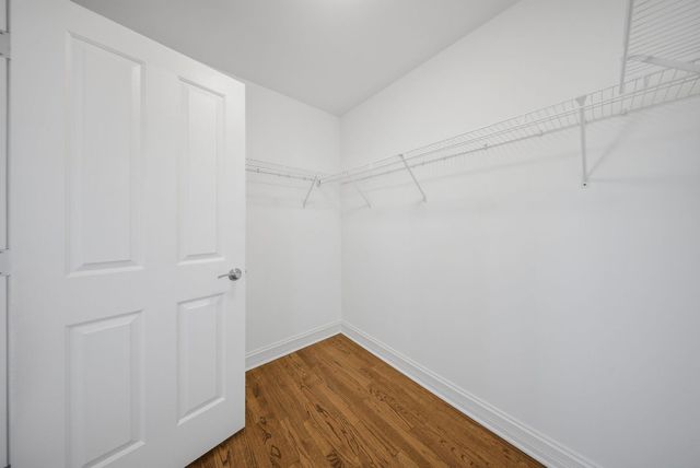 8242 Latrobe Avenue, Burbank, IL 60459