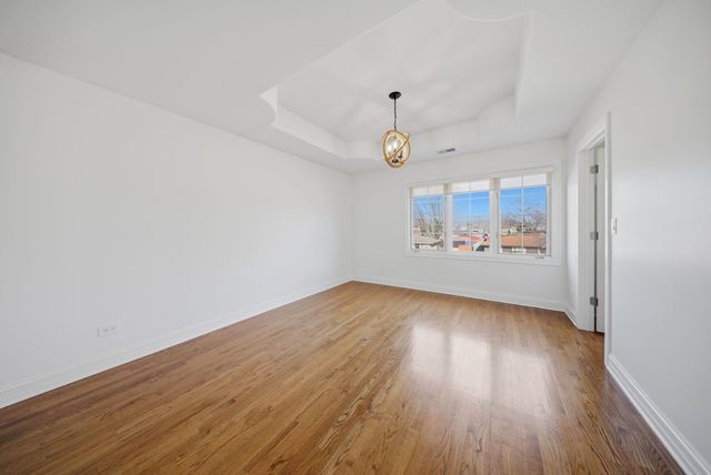 8242 Latrobe Avenue, Burbank, IL 60459