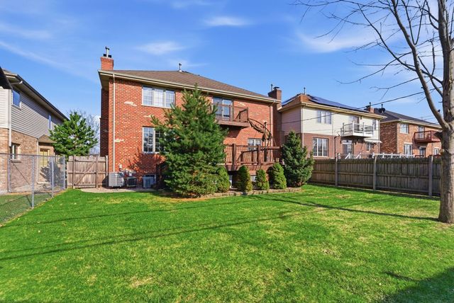 8242 Latrobe Avenue, Burbank, IL 60459