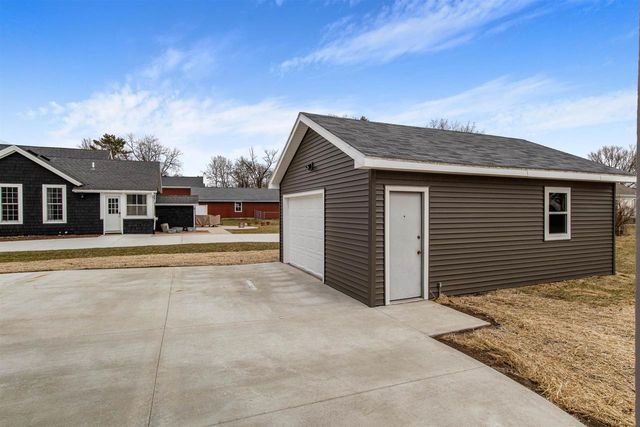 732 7th Street, Prairie Du Sac, WI 53578