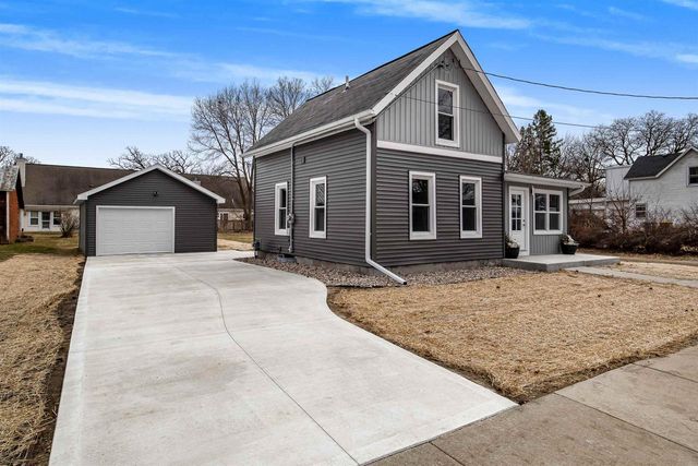 732 7th Street, Prairie Du Sac, WI 53578
