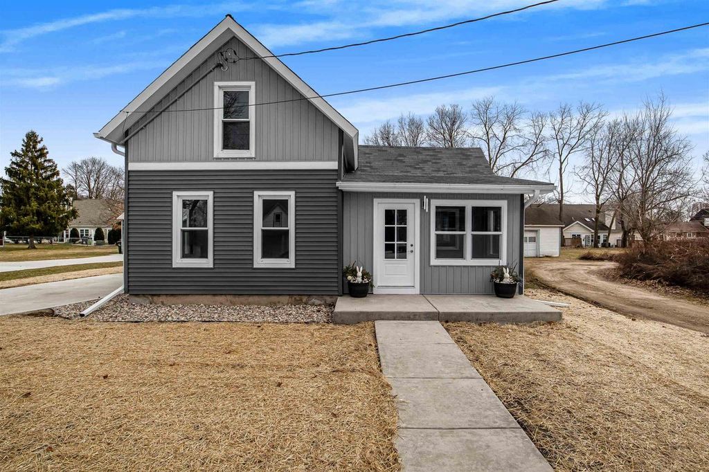 732 7th Street, Prairie Du Sac, WI 53578