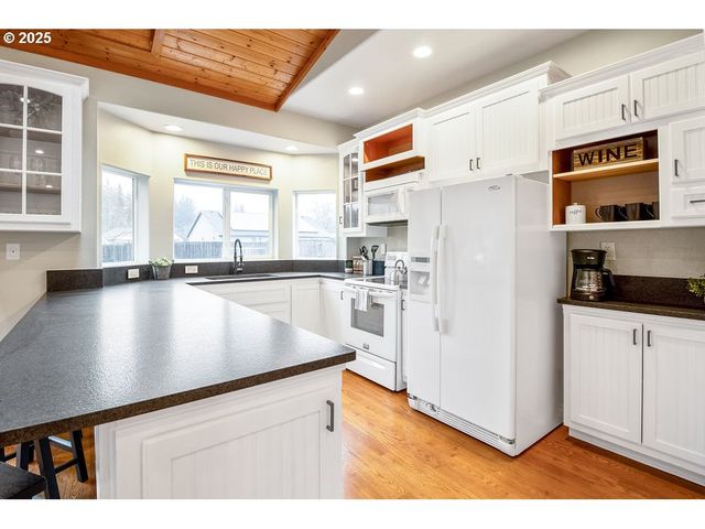 813 HOWARD JORDAN Loop, Dayton, OR 97114