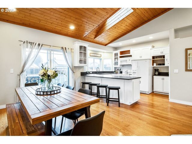 813 HOWARD JORDAN Loop, Dayton, OR 97114