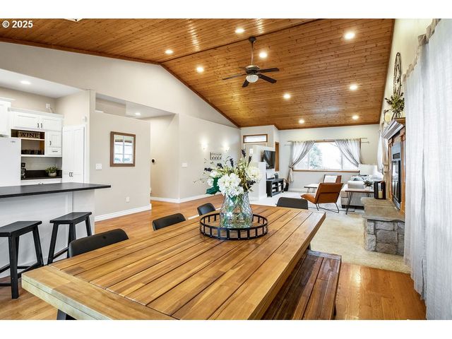 813 HOWARD JORDAN Loop, Dayton, OR 97114