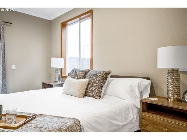 813 HOWARD JORDAN Loop, Dayton, OR 97114