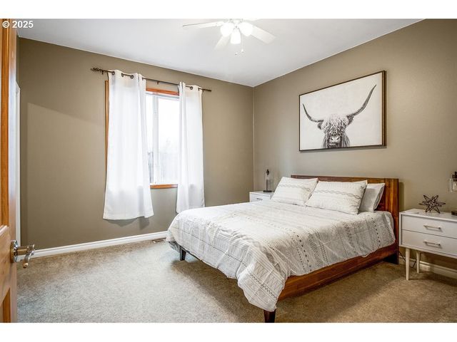 813 HOWARD JORDAN Loop, Dayton, OR 97114