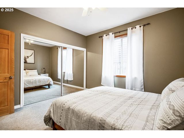 813 HOWARD JORDAN Loop, Dayton, OR 97114