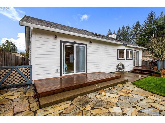 813 HOWARD JORDAN Loop, Dayton, OR 97114