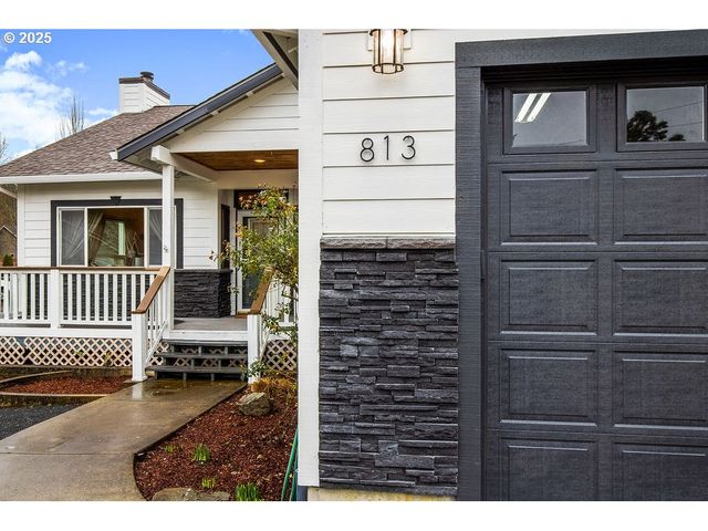 813 HOWARD JORDAN Loop, Dayton, OR 97114