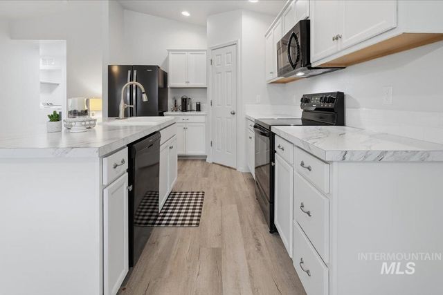 19511 Commonwealth Ave, Caldwell, ID 83605