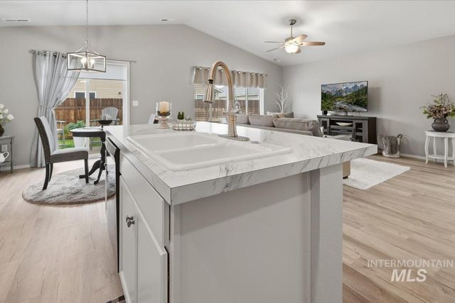 19511 Commonwealth Ave, Caldwell, ID 83605