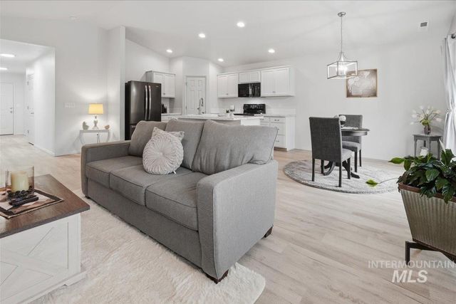 19511 Commonwealth Ave, Caldwell, ID 83605