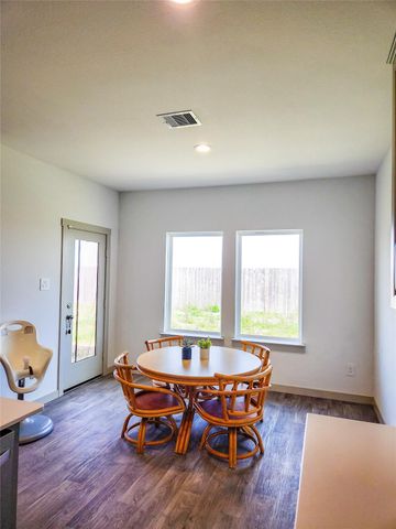 7219 Sunbreeze Lane, Rosenberg, TX 77469