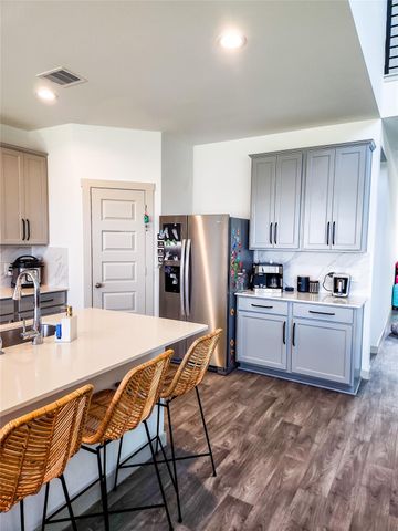 7219 Sunbreeze Lane, Rosenberg, TX 77469