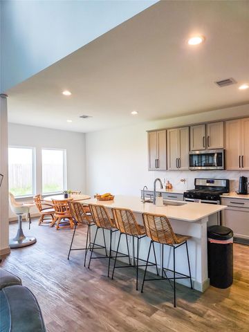7219 Sunbreeze Lane, Rosenberg, TX 77469