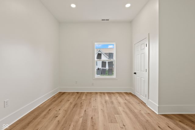 47 Schiller Street, Indianapolis, IN 46225