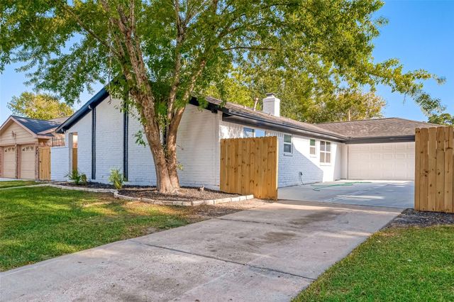 7719 Dawnridge Drive, Houston, TX 77071