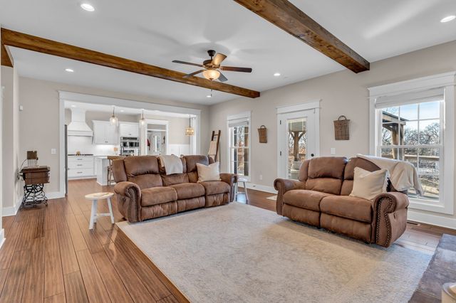5574 Dowlen Rd, Cedar Hill, TN 37032