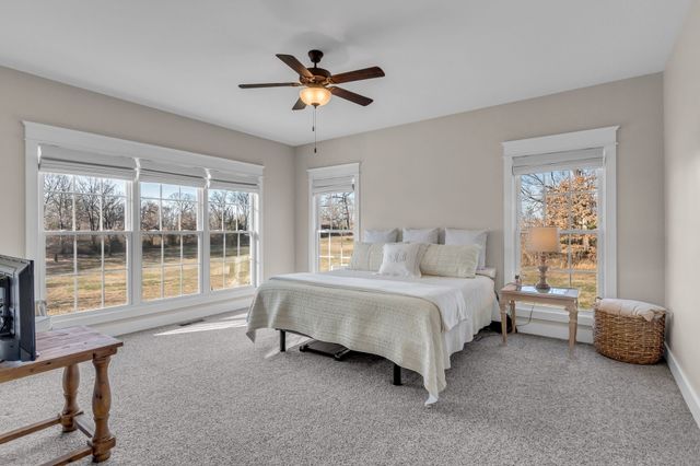 5574 Dowlen Rd, Cedar Hill, TN 37032
