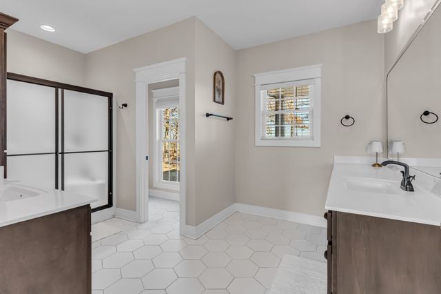 5574 Dowlen Rd, Cedar Hill, TN 37032