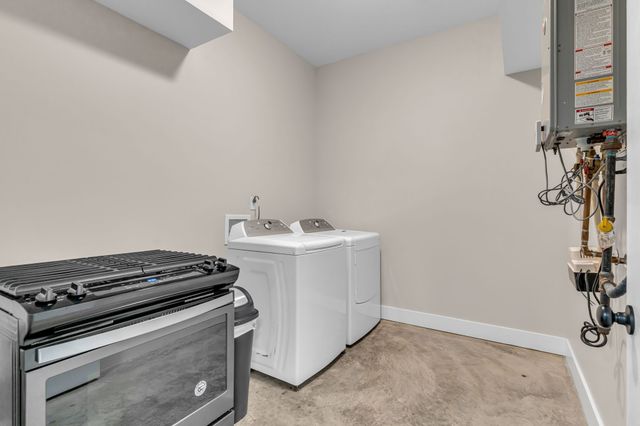5574 Dowlen Rd, Cedar Hill, TN 37032