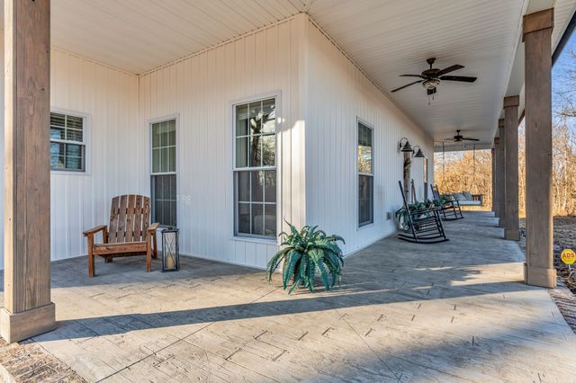 5574 Dowlen Rd, Cedar Hill, TN 37032