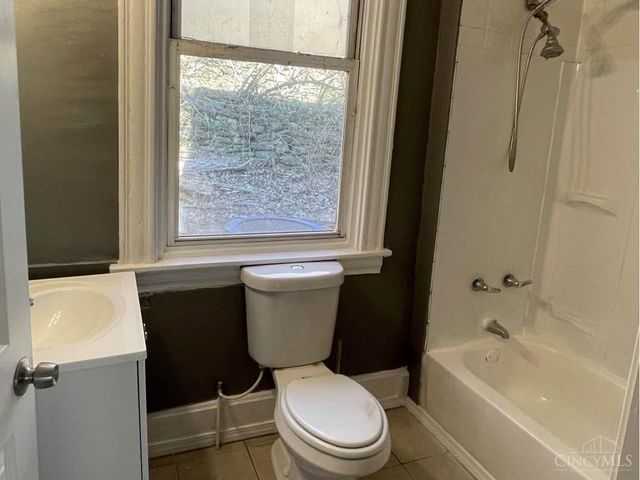 2457 Everglade Place, Cincinnati, OH 45214