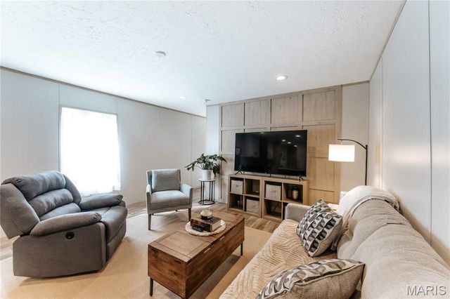 13242 County Road 7160, Rolla, MO 65401