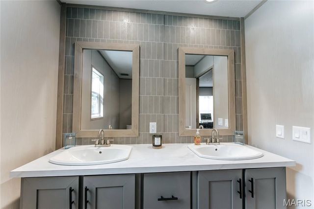 13242 County Road 7160, Rolla, MO 65401