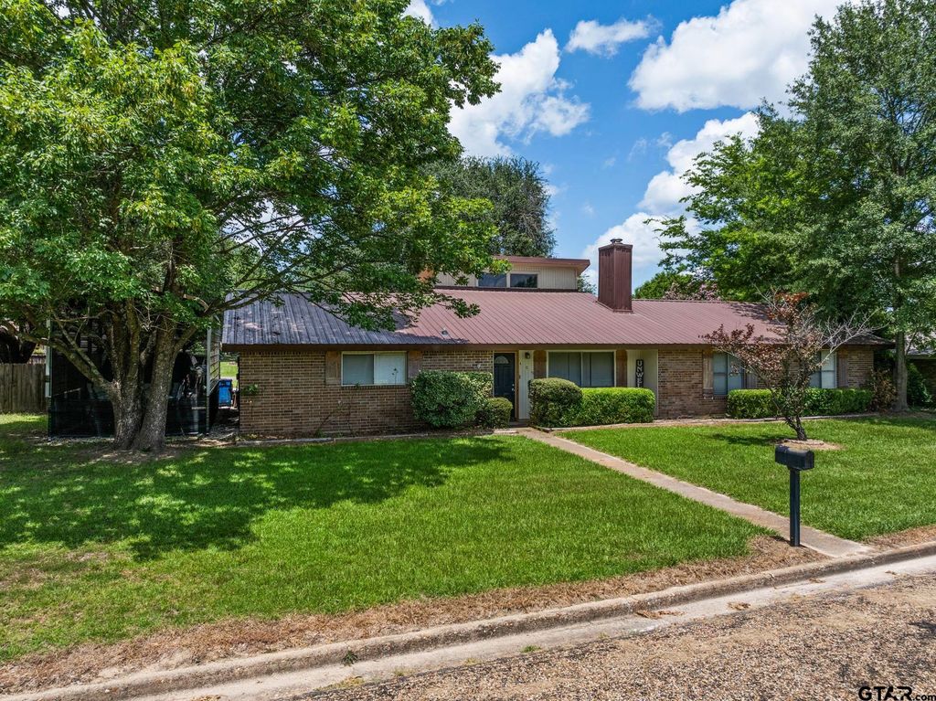 409 Brookwood Drive, Mt Pleasant, TX 75455