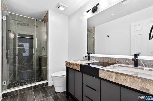 5 Krueger Court, Newark, NJ 07103