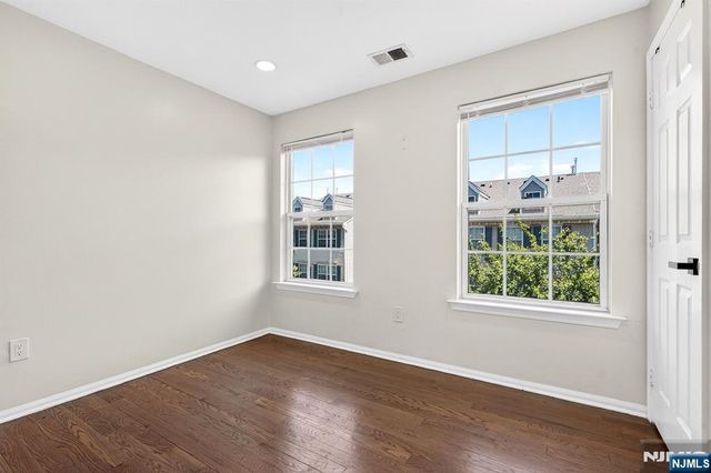 5 Krueger Court, Newark, NJ 07103