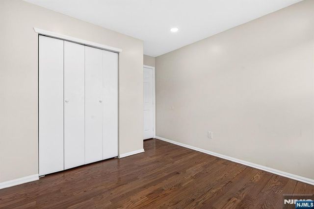 5 Krueger Court, Newark, NJ 07103
