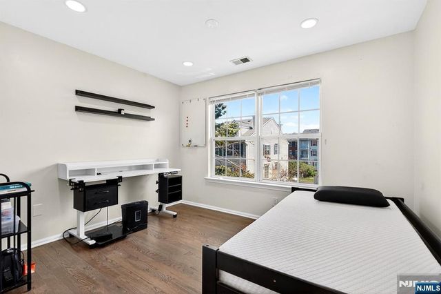 5 Krueger Court, Newark, NJ 07103