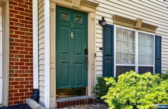 5 Krueger Court, Newark, NJ 07103