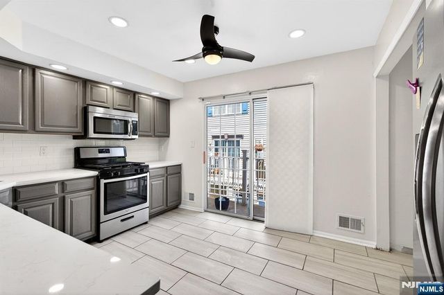 5 Krueger Court, Newark, NJ 07103