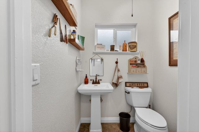 2504 Ahern St, Marysville, CA 95901