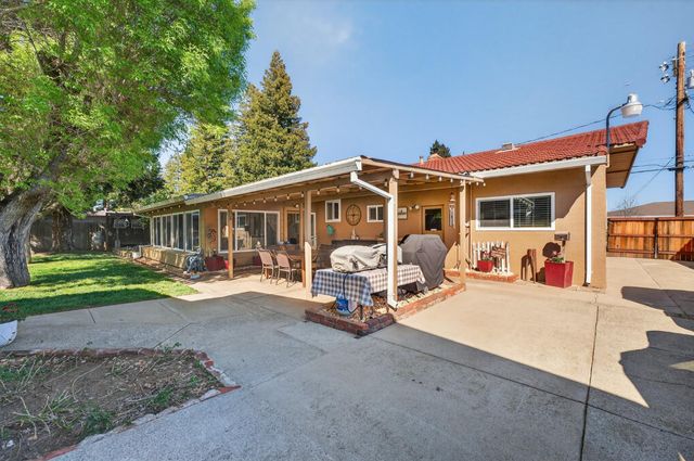 2504 Ahern St, Marysville, CA 95901