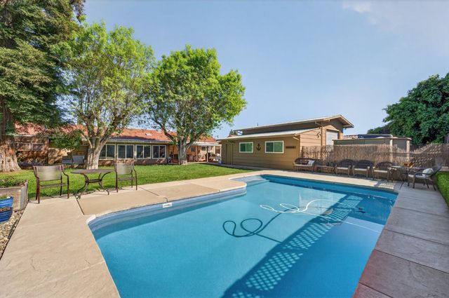 2504 Ahern St, Marysville, CA 95901