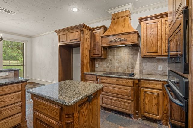 7230 Hunnington Drive, Sanger, TX 76266