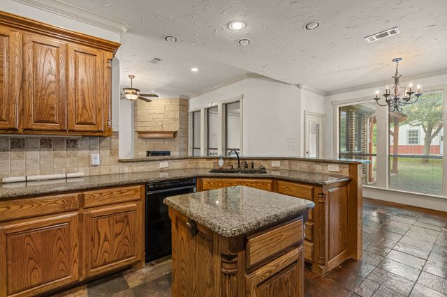 7230 Hunnington Drive, Sanger, TX 76266