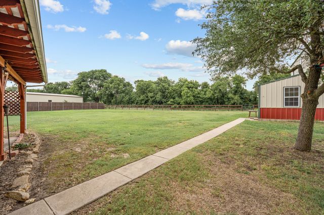 7230 Hunnington Drive, Sanger, TX 76266