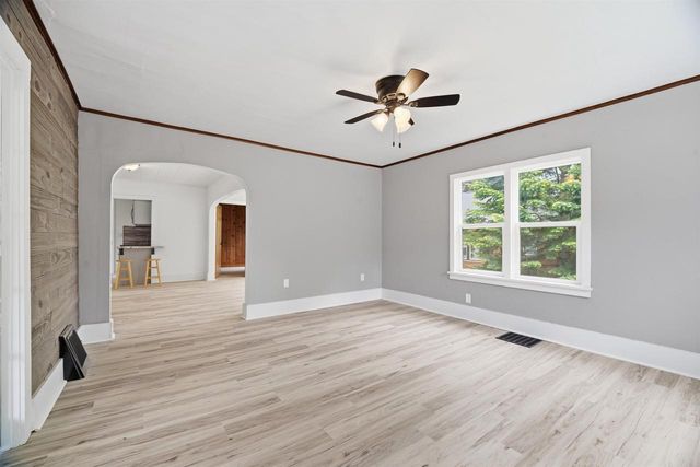 410 GRANITE STREET, Waupaca, WI 54981