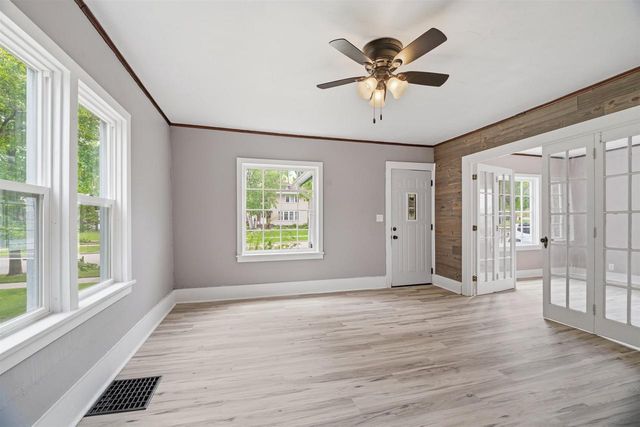 410 GRANITE STREET, Waupaca, WI 54981