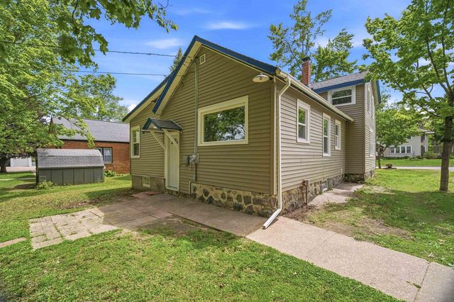 410 GRANITE STREET, Waupaca, WI 54981